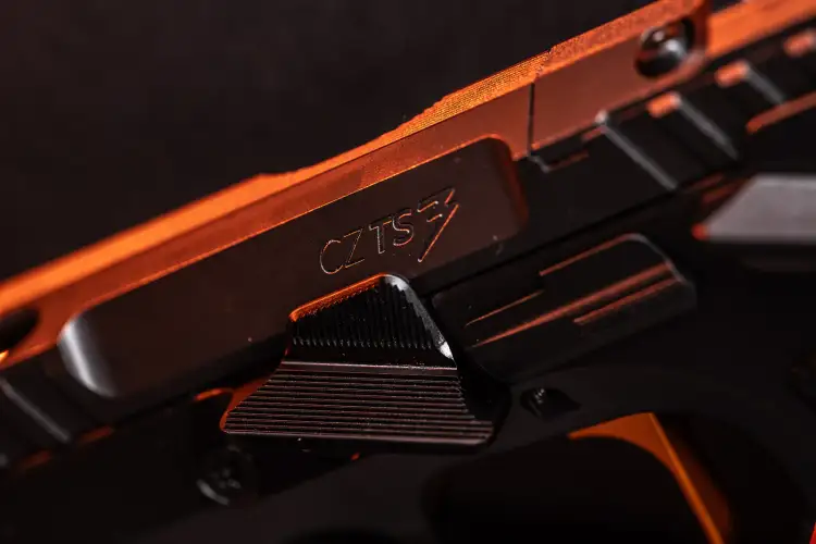 pistolet-cz-ts3-orange-kal-9x19-2-beafoto.webp