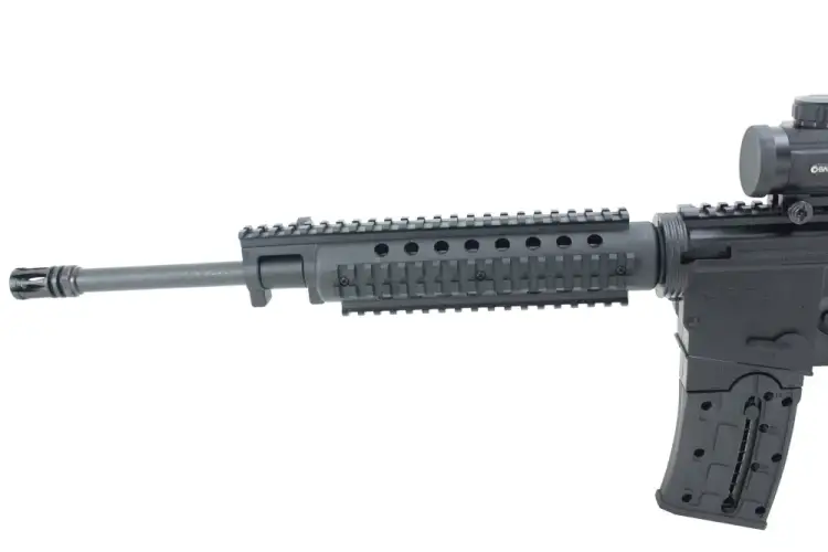 Karabinek Mossberg 715T Flat Top Green Dot Combo - kal. .22 LR - Czarny