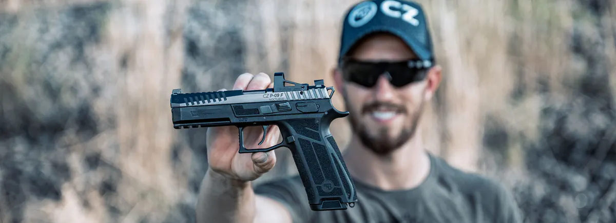 Pistolet CZ P-09 nocturne