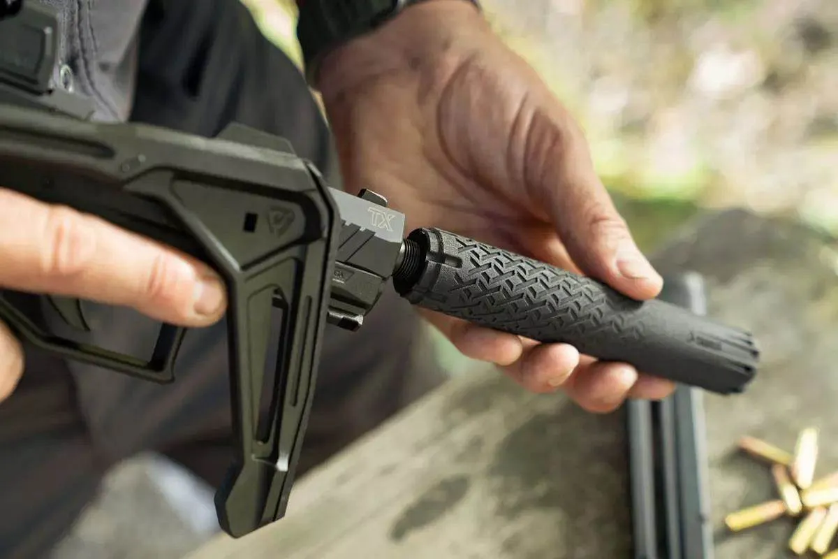 Taurus brace-ready TX22 z wkręcanym tłumikiem